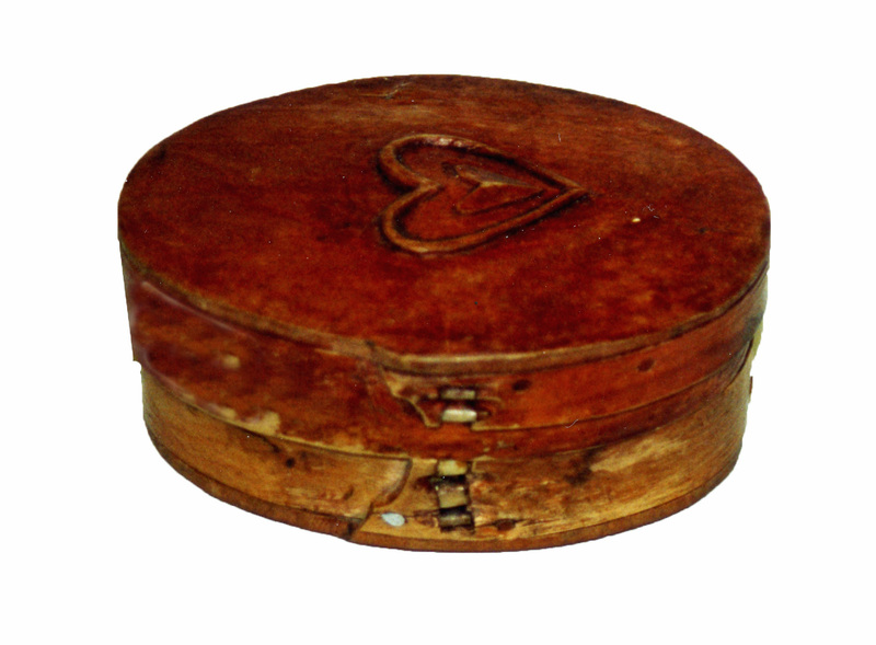 Ask av trä oval 100x65 cm